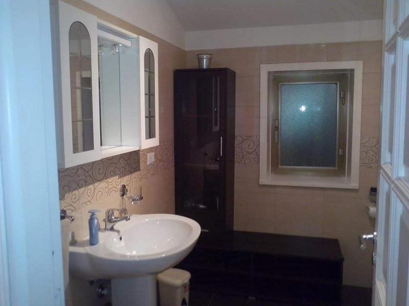 King Room with Garden View image 2