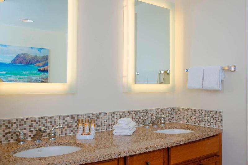 Two-Bedroom Villa with Island View image 4