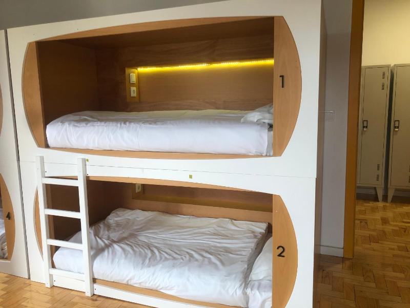 Bed in 8-Bed Dormitory Room image 1