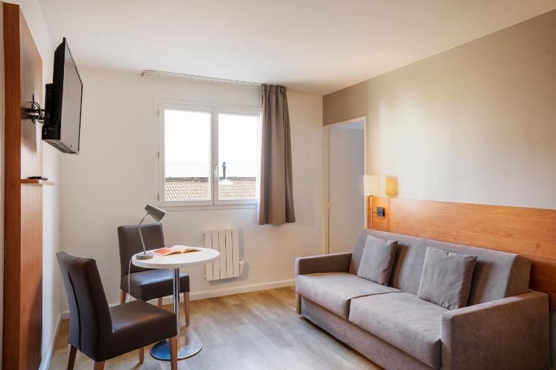 One-Bedroom Apartment (4 Adults) image 3