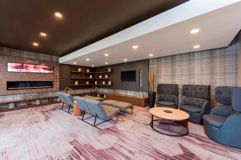 Courtyard by Marriott Louisville Downtown - image 20