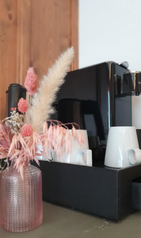 Family Room (4 Adults) image 1