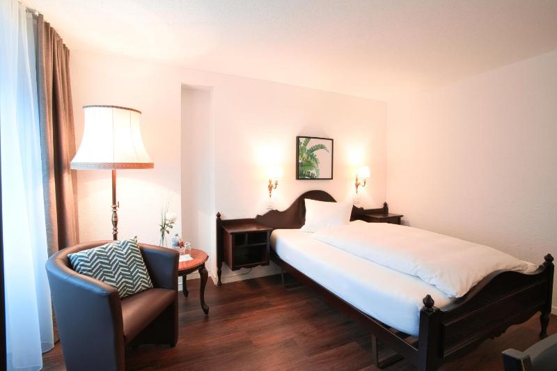 Single Room image 2