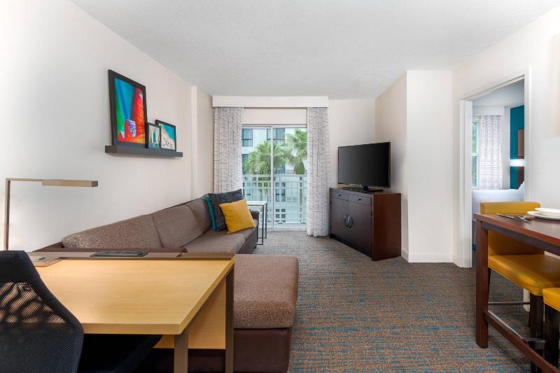 One-Bedroom Suite with Balcony image 1