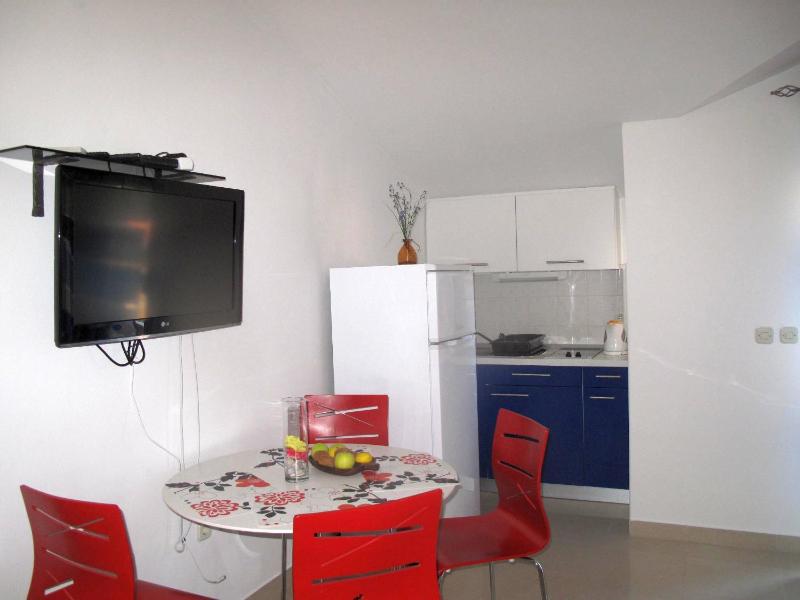 One-Bedroom Apartment - Sea Side - Attic image 1