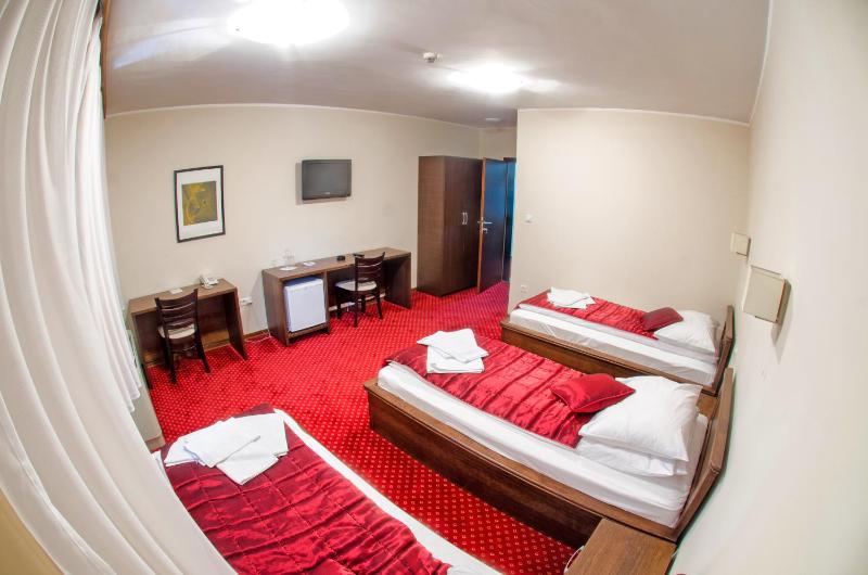 Deluxe Twin Room image 4
