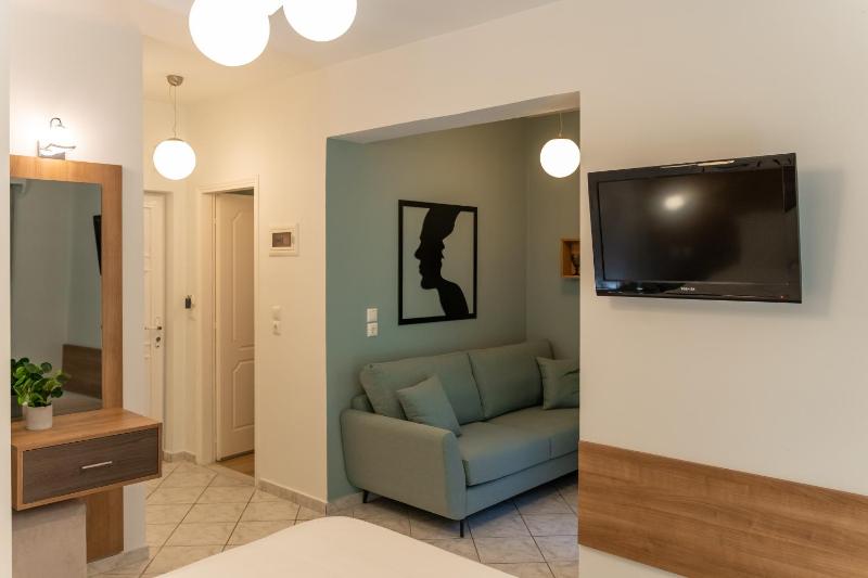 Ideal House - image 13