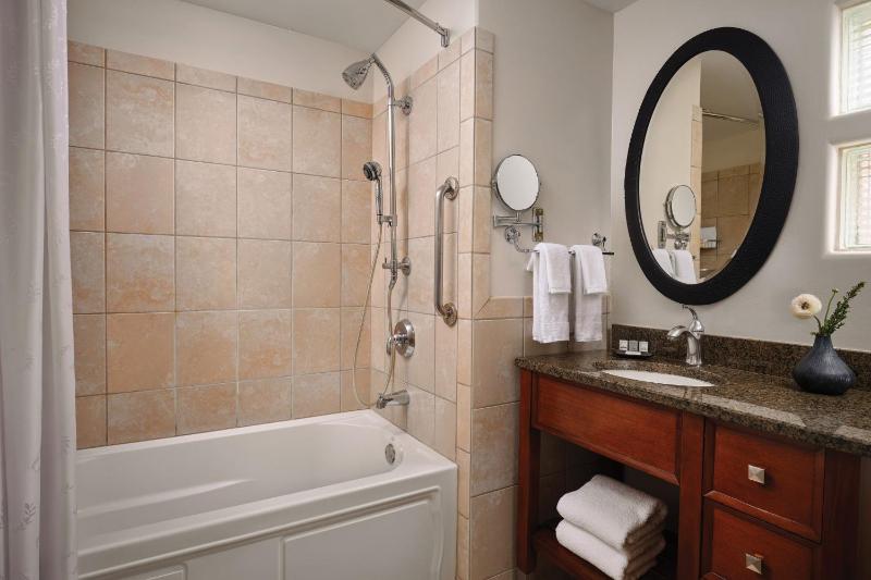 Sheraton Desert Oasis Villas Scottsdale - image 12