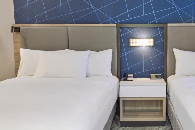 Suite with Two Queen Trundle Beds  image 1
