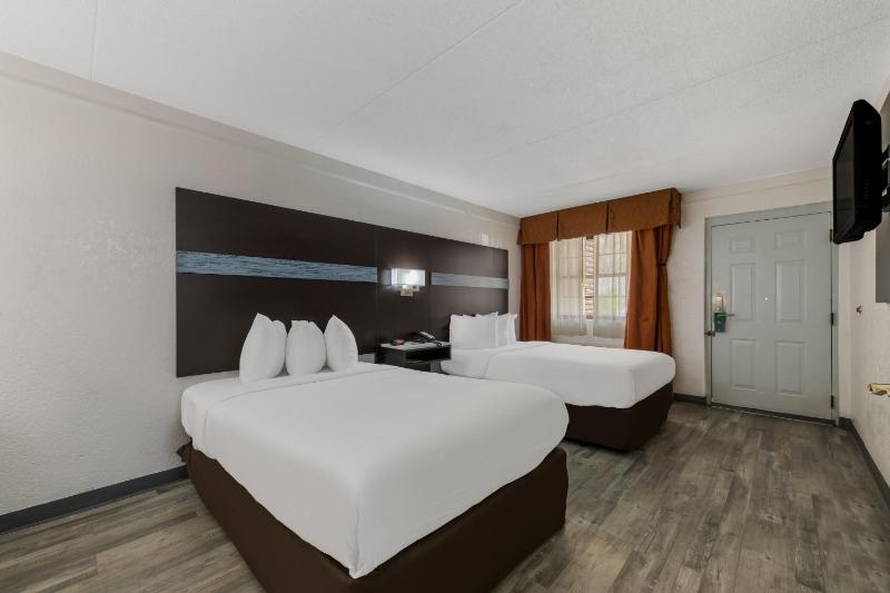Double Room with Two Double Beds - Accessible/Non-Smoking image 4