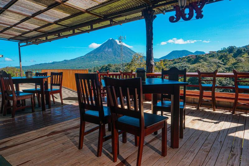 Chateau Arenal Hotel & Restaurante - image 8