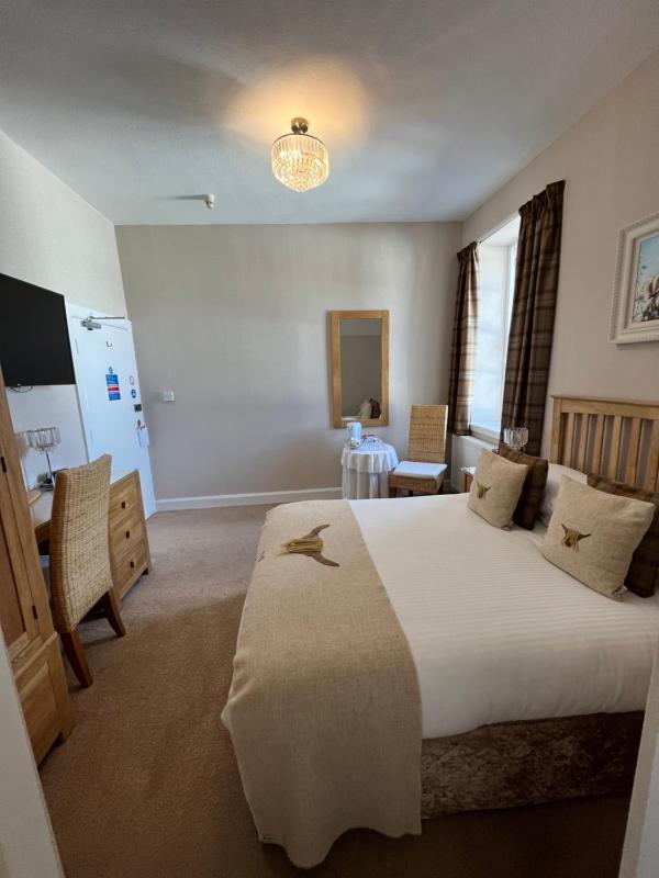Double Room image 1