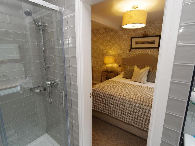 Superior Double Room image 4