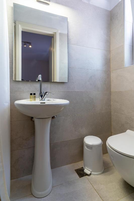Single Room image 1