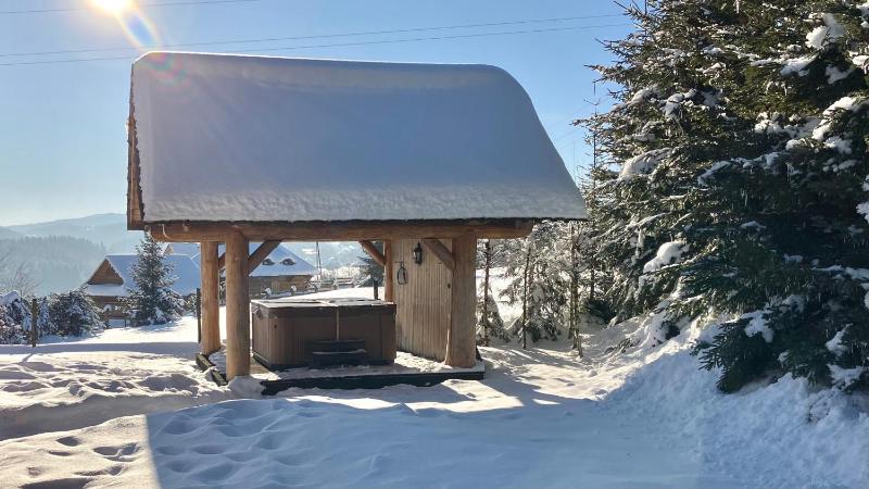 Small Chalet image 3