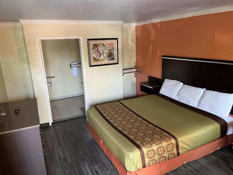 King Room - Disability Access image 2