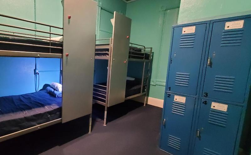 Quadruple Room with Shared Bathroom image 3