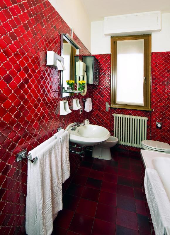 Double Room image 4
