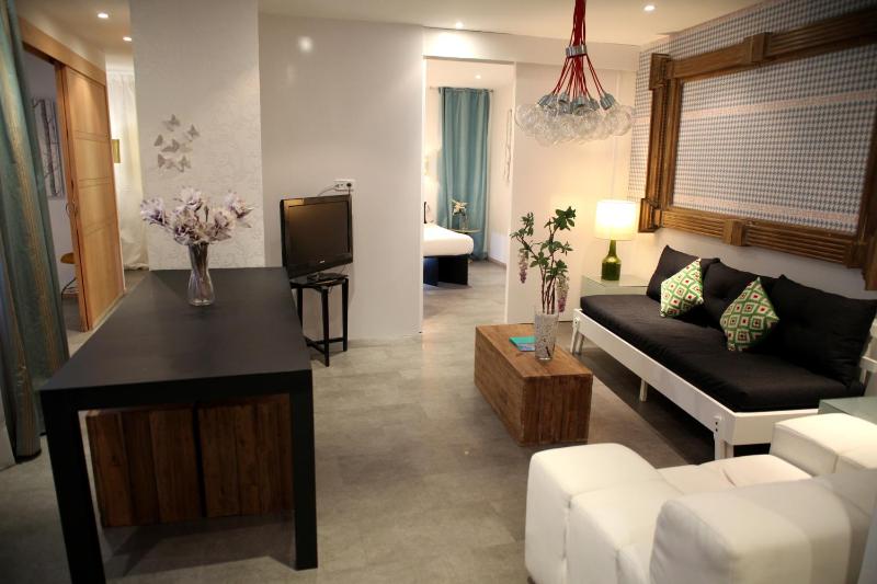 Apartment (6 Adults) image 2