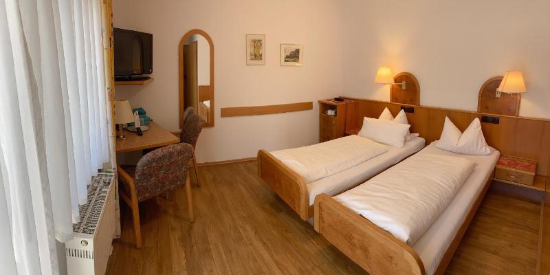 Double Room with Balcony image 4