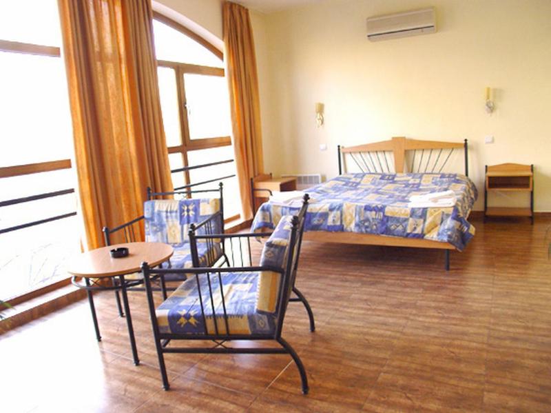 Comfort Double Room image 4