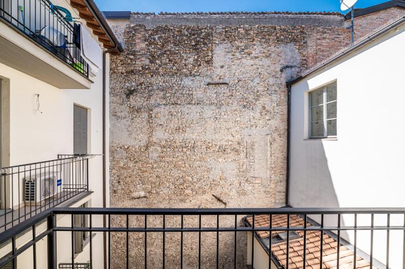 GuestHost - Officina7 Large - image 15