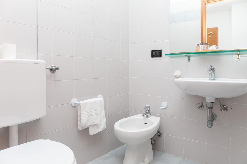 Twin Room with Terrace image 2