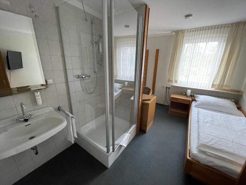 Economy Single Room image 3