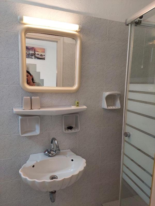 Single Room image 2