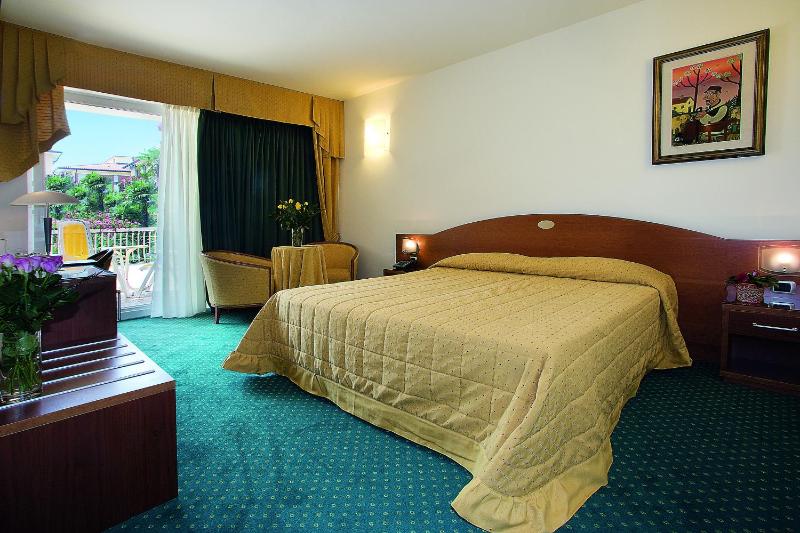 Hotel Capri Bardolino 3S - image 47