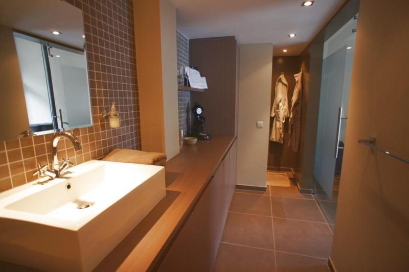 Deluxe Double Room image 2