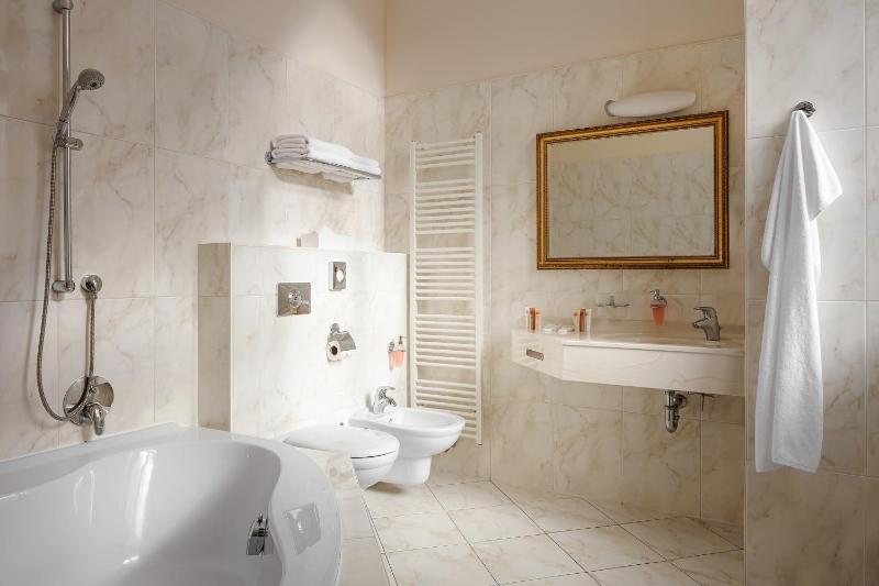 Humboldt Park Hotel & Spa - image 3