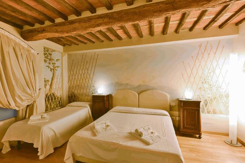 Triple Room image 2