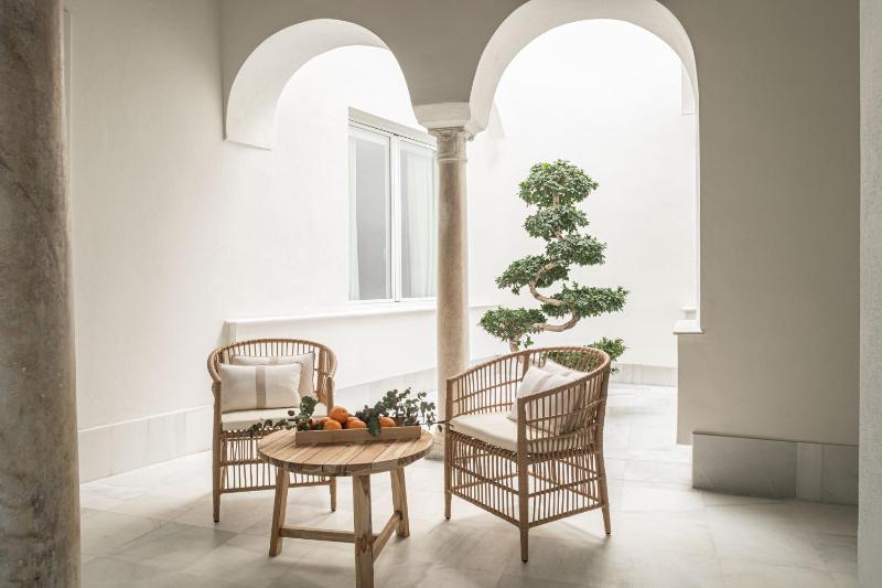 Mylu Suites by Puerta Catedral - image 6
