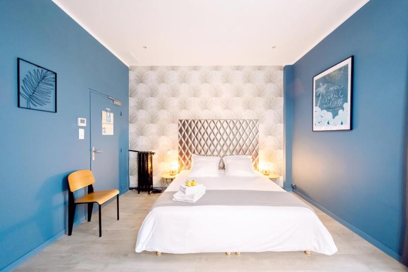 Double or Twin Room with Garden View image 4