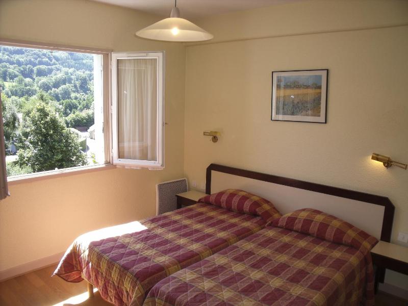 Double Room with Park View image 2