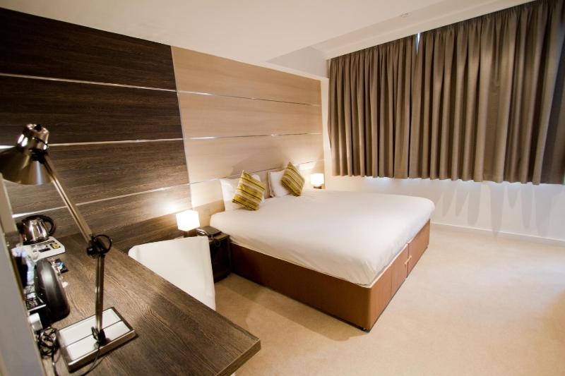 Superior Double Bedroom image 2