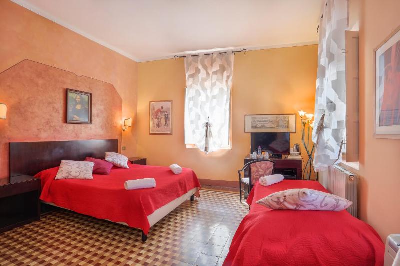 Antica Residenza Santa Chiara -City Center - image 7