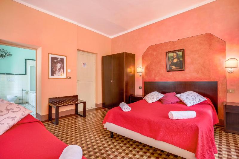 Classic Triple Room image 4
