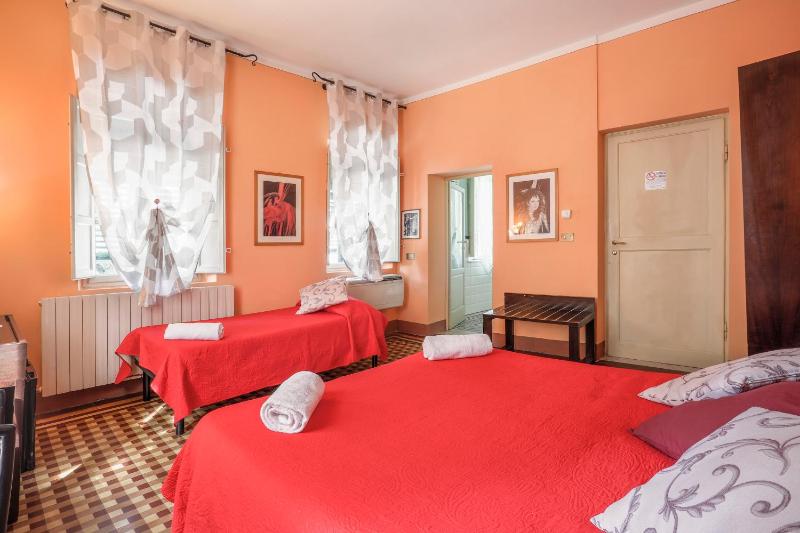 Classic Triple Room image 3