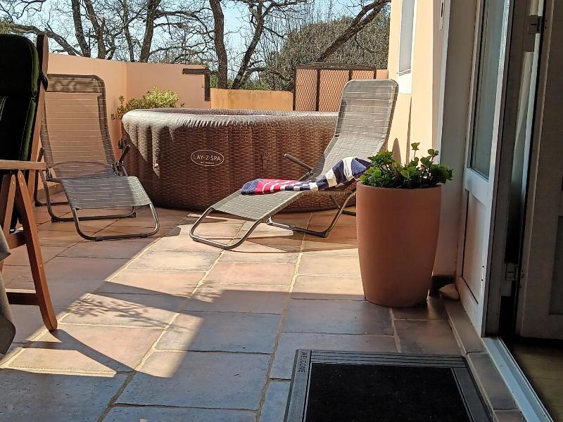 Apartment Simona - Extra comfort with large terrace and jacuzzi - image 7