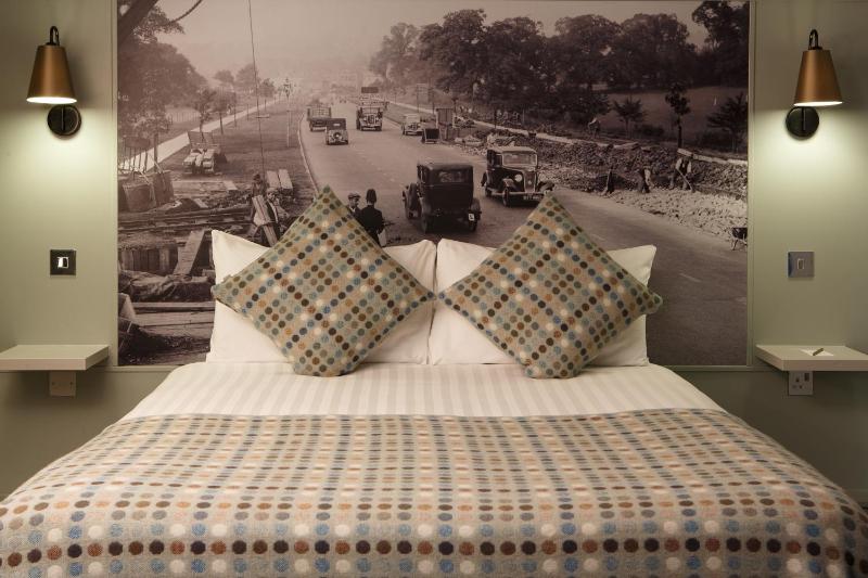 Classic Double Room image 2