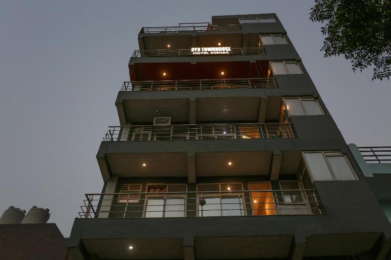 Townhouse Zodiac Near Botanic Garden of Indian Republic - image 6