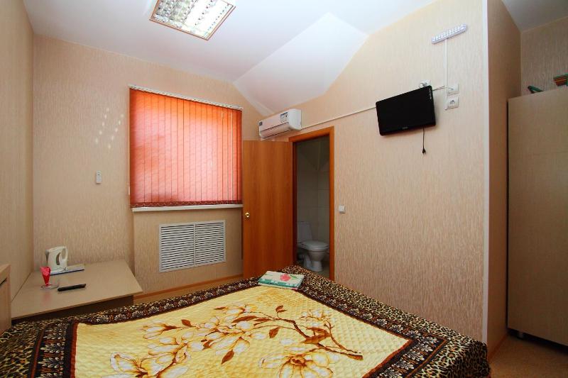Standard Double Room image 2