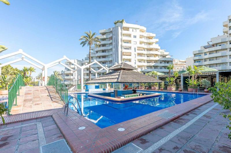BENALBEACH APARTAMENTO con vistas maravillosas - image 26