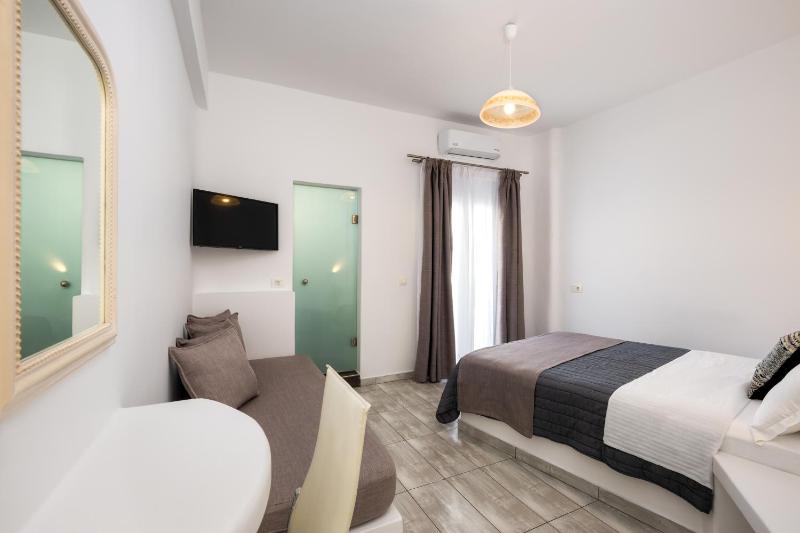 Superior Double Room image 3