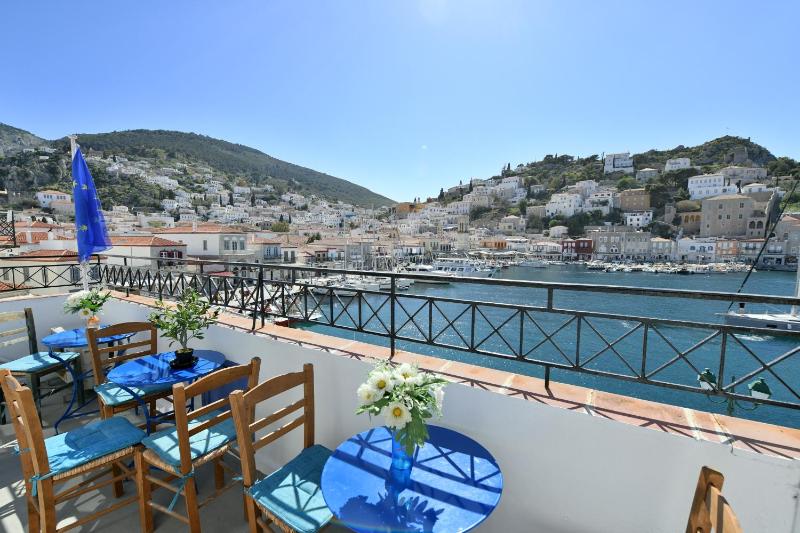 Deluxe Double Room with Balcony and Sea View  image 4