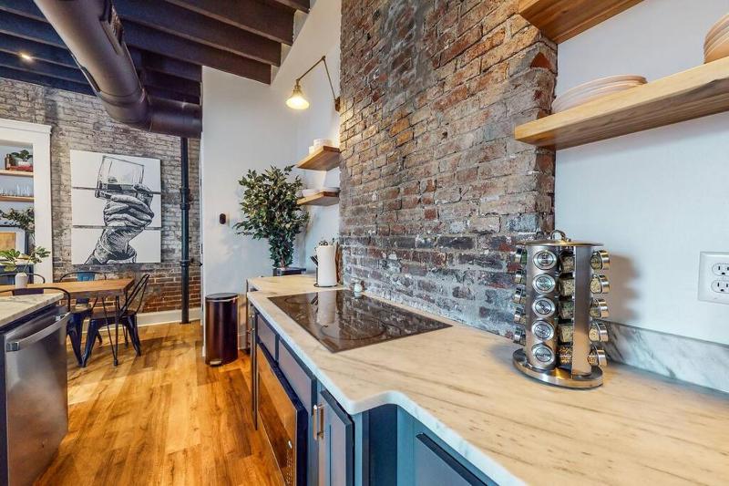 Luxury Home Close to Nulu Downtown 4th w Kings - image 44