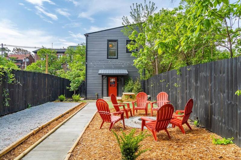 Luxury Home Close to Nulu Downtown 4th w Kings - image 40