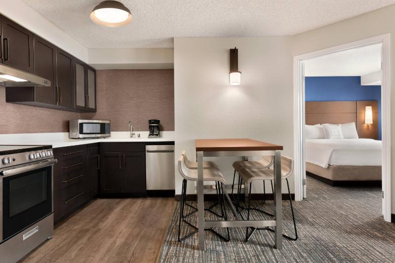 Two-Bedroom Suite image 4